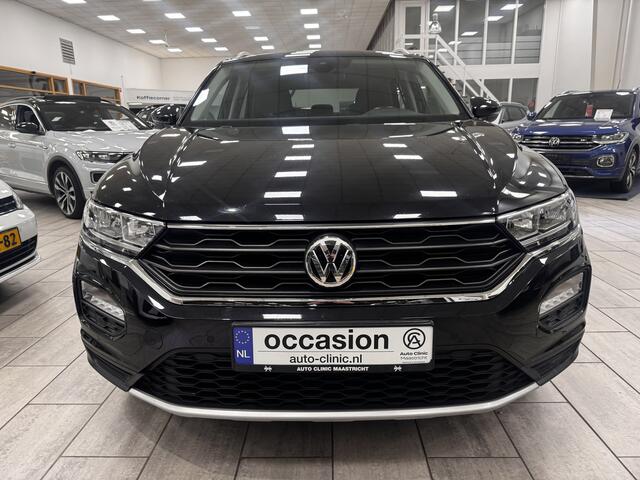 Volkswagen T-Roc UNITED 1.5 TSI 150pk DSG automaat WINTERPAKKET / CARPLAY / CRUISE