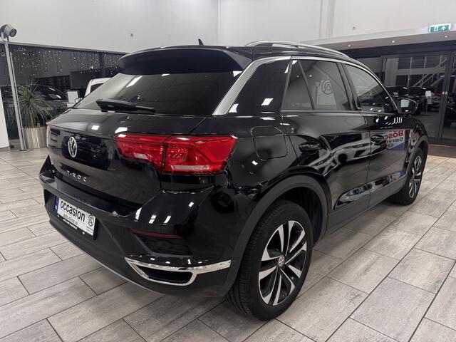Volkswagen T-Roc UNITED 1.5 TSI 150pk DSG automaat WINTERPAKKET / CARPLAY / CRUISE