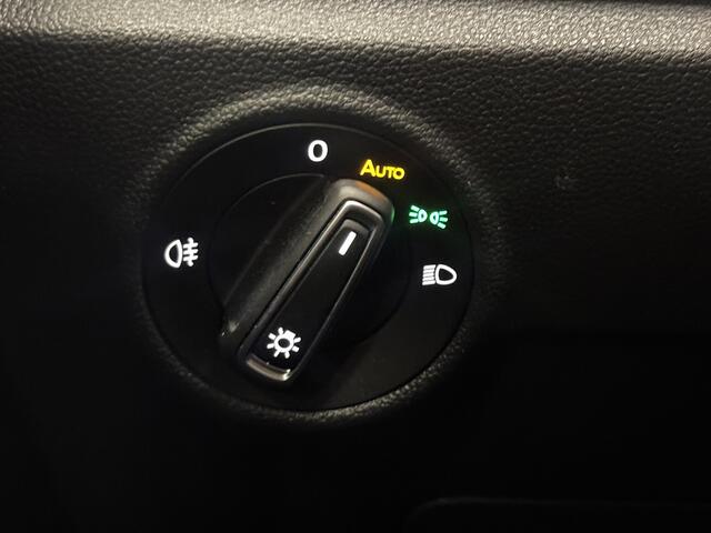 Volkswagen T-Roc UNITED 1.5 TSI 150pk DSG automaat WINTERPAKKET / CARPLAY / CRUISE