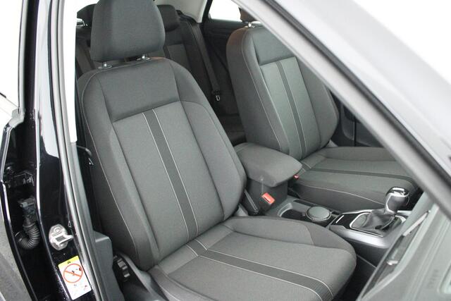 Volkswagen T-Roc 1.5 TSI 150pk DSG Life Edition Stoelverwarming Camera Keyless Led Navigatie