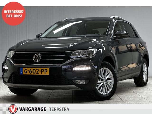 Volkswagen T-Roc 1.5 TSI Style Business/ Trekhaak!/ DAB+/ Apple+Android/ Elek.Klep/ LED Dagrijverl./ Clima/ Navi/ Cruise/ Bluetooth/ Multi.LEDER.Stuur/ Elek.Pakket/ Isofix/ PDC V+A.