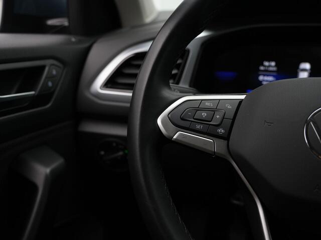 Volkswagen T-Roc 1.0 TSI 110 pk Life | Parkeersensoren voor/achter | Adaptive Cruise | Carplay