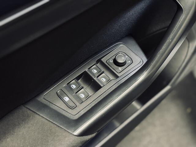 Volkswagen T-Roc 1.0 TSI United | LED | Navi | ACC