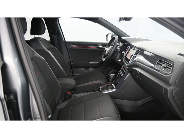 Volkswagen T-Roc 1.5 TSI 150pk DSG Sport Navi LED Trekhaak