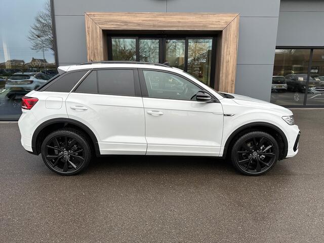 Volkswagen T-Roc 1.5 TSI R-Line | Black style | Panoramadak | 19 inch | Camera | Keyless | Dode hoek | Rijklaar incl. garantie