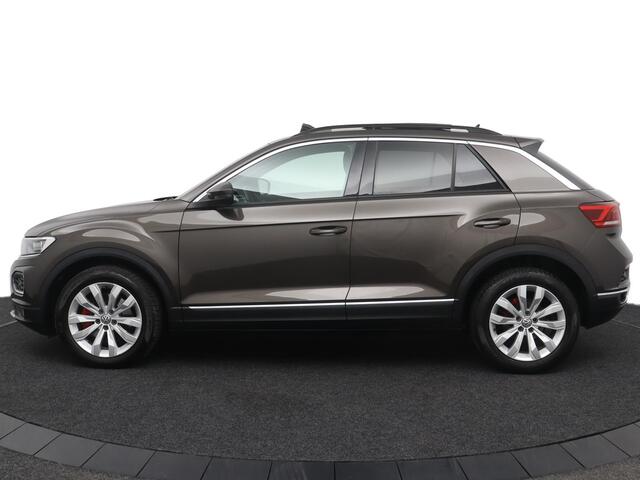 Volkswagen T-Roc 1.5 TSI Sport | Panoramadak | Elektrische kofferklep | Trekhaak
