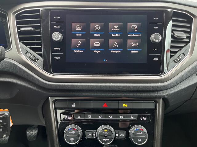 Volkswagen T-Roc 1.0 TSI STYLE / NAVI / CARPLAY / ADAP. CRUISE / TREKHAAK AFN. / CAMERA
