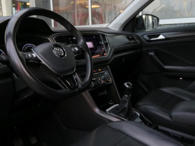 Volkswagen T-Roc 1.0 TSI 115pk STYLE / Leder / 17 Inch / Navi / Carplay / Stoelverw / BOVAG garantie