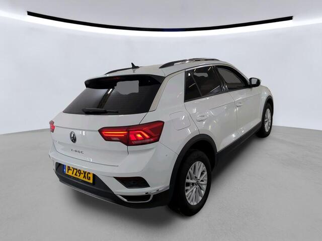 Volkswagen T-Roc 1.0 TSI Style Business / App connect / Parkeersensoren V+A / Climate controle / Stoelverwarming /