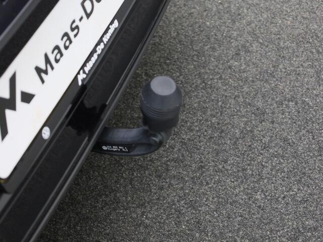 Volkswagen T-Roc 1.5TSI/150PK R-line Black Style DSG · Panoramadak · Trekhaak · BEATS Audio · Apple/Android Car Play