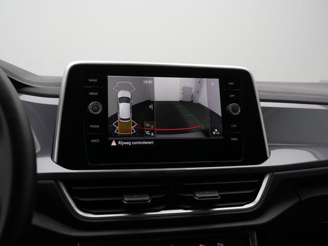 Volkswagen T-Roc 1.5 TSI 150 pk DSG Style | Achteruitrijcamera | Adaptive Cruise | Navigatie | Alcantara | Side Assist