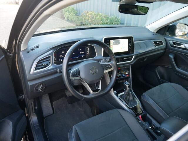 Volkswagen T-Roc 1.5 TSI STYLE **Clima//Carplay//Lm **