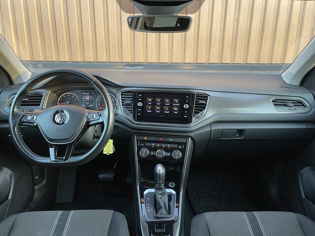 Volkswagen T-Roc 1.5 TSI Sport | Bluetooth | Trekhaak | Aircondtitioning | Achteruitrijdcamera | Navigatie | Parkeersensoren |
