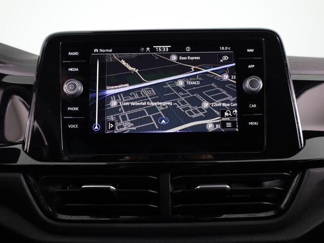 Volkswagen T-Roc 1.5 TSI R-Line 150 PK DSG |Private lease vanaf ¤ 699,- pm | Blackstyle | Trekhaak afneembaar | ErgoActive Stoel Pakket | Navigatie |