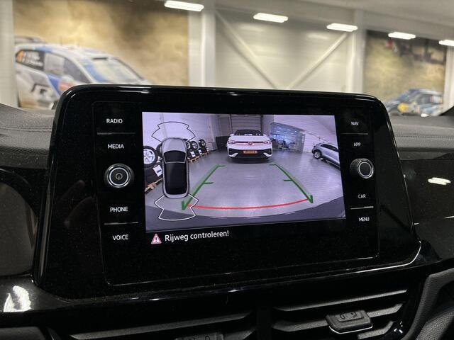 Volkswagen T-Roc Cabrio 1.5 TSI 150pk DSG R-Line · Camera · Apple/Android Car Play · Navigatie · Stoelverwarming · IQ.Light · 18'' Inch ·