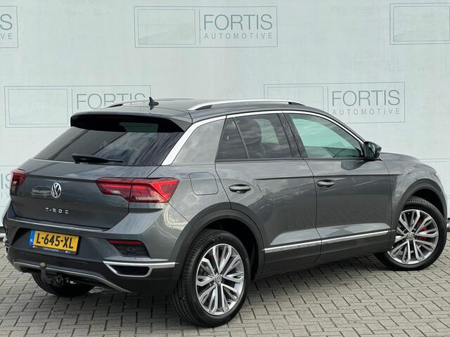 Volkswagen T-Roc 1.5 TSI Sport Business R CAMERA | TREKHAAK | NETTE AUTO | VIRTUAL COCKPIT |