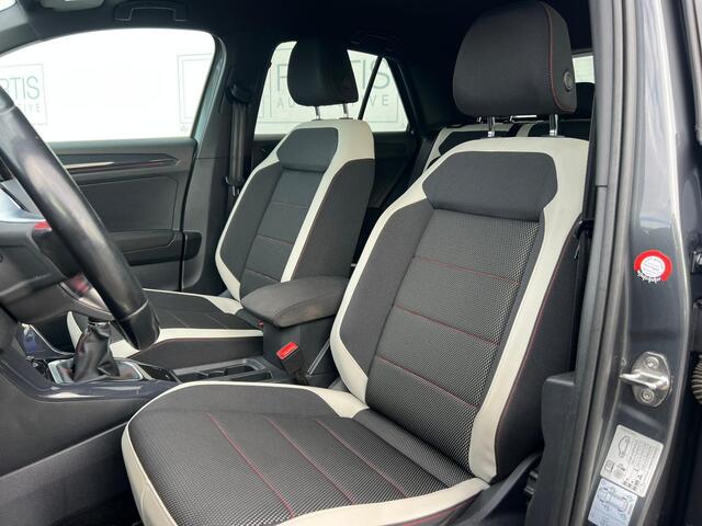 Volkswagen T-Roc 1.5 TSI Sport Business R CAMERA | TREKHAAK | NETTE AUTO | VIRTUAL COCKPIT |