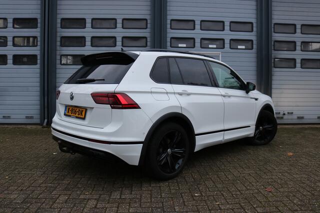 Volkswagen TIGUAN 1.5 TSI ACT Highline Business R Xenon Led Panodak T-haak Bj:2020