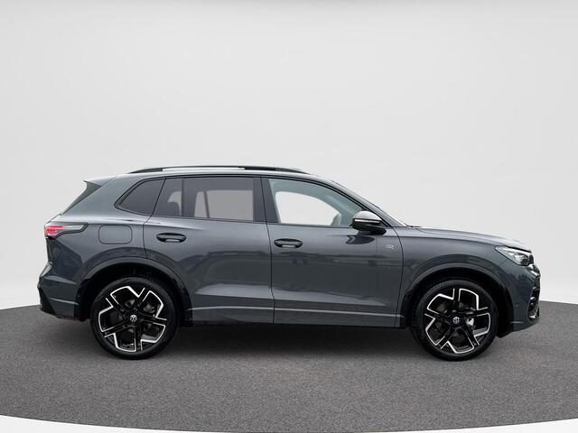 Volkswagen TIGUAN 1.5 TSI 150 pk R-Line | Pano Dak | ERGO | Trekhaak | HUD | Mild Hybrid | Vol! |