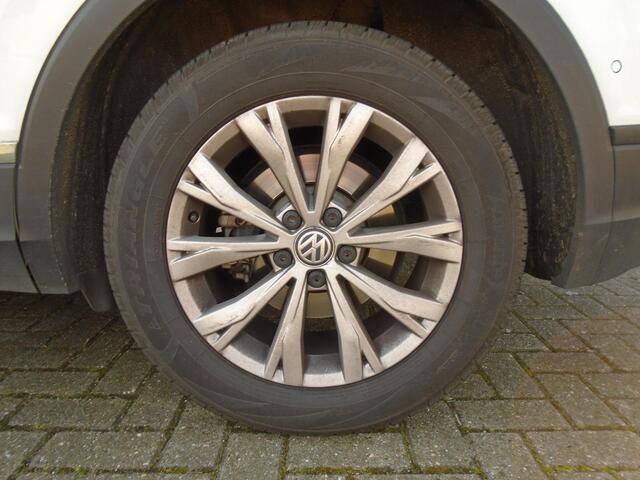 Volkswagen TIGUAN 1.5 TSI Comfortline Business