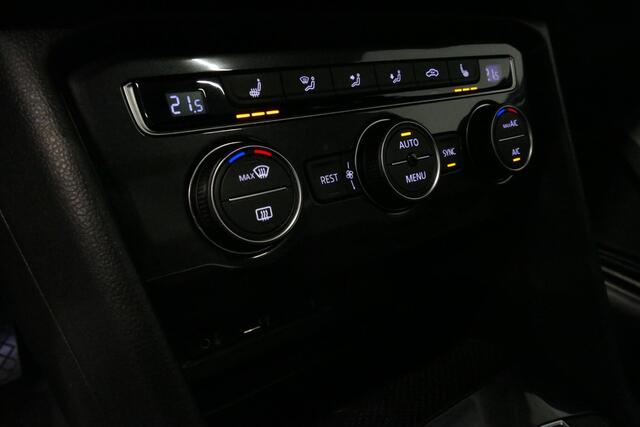Volkswagen TIGUAN 1.4 TSI ACT Business R / Orig. Nederlands / R-line / Black Style / 20" Suzuka LMV / Panoramadak / LED koplampen / Stoelmassage / Stoelverwarming / Virtual Cockpit / Achteruitrijcamera / Adapt. Cruise / Elek. achterklep / Apple Carplay-Android Auto / DAB