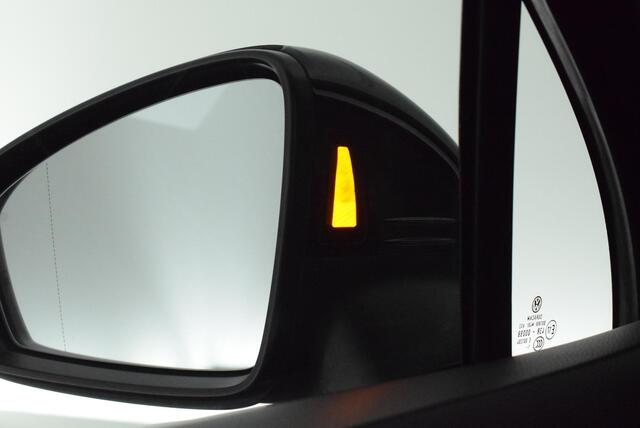 Volkswagen TIGUAN 1.5 TSI 150pk DSG R-Line Business+ Camera Keyless Stoelverwarming Virtual Cockpit Panoramadak Navigatie