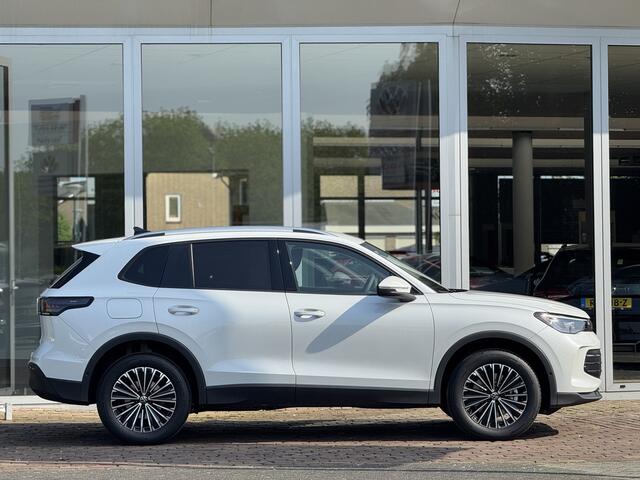 Volkswagen TIGUAN 1.5 eHybrid Life Edition Trekhaak | keyless | 18" | stoel en stuurverwarming