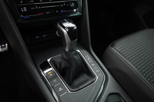 Volkswagen TIGUAN 1.5 TSI DSG 150pk | Navi | Camera | Travel Assist | Stoel- Stuurverw. | Dodehoekdet.