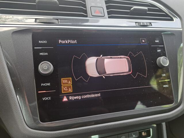 Volkswagen TIGUAN 1.5 TSI 150 Pk ACT R-Line Highline Panodak Digital Cockpit