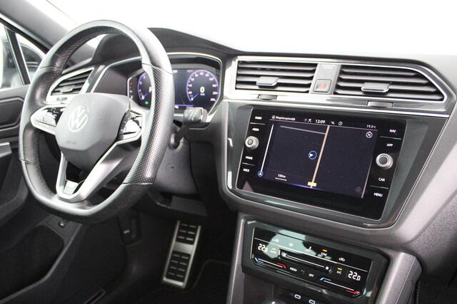 Volkswagen TIGUAN 1.5 TSI 150pk DSG R-Line Business+ Trekhaak Keyless Virtual Cockpit Navigatie