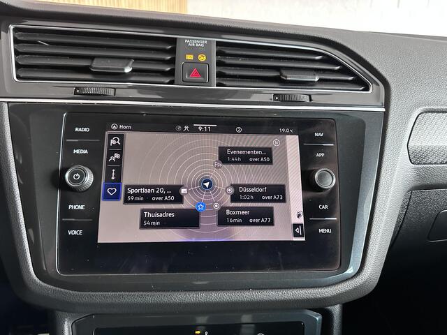 Volkswagen TIGUAN 1.5 TSI R-Line Business+ Lederen bekleding | Stoelverwarming | Trekhaak electrisch