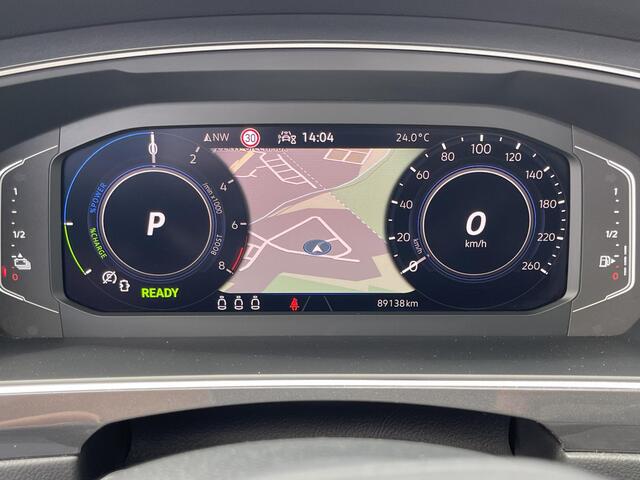 Volkswagen TIGUAN 1.4 TSI eHybrid Elegance 19"/Panoramadak/Trekhaak/IQ Lights/Dodehoek/Camera/Adaptieve cruise/Elektrische klep/Stoel + stuurverwarming