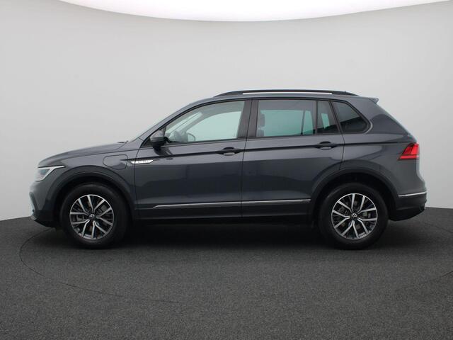 Volkswagen TIGUAN 1.4 TSI eHybrid Life Business 245PK DSG full led, adaptive cruise, achteruitrijcamera, elek. bedienbare achterklep, keyless, lane assist, navigatie, 17" lichtmetaal