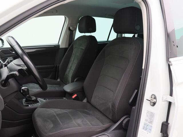 Volkswagen TIGUAN 1.4 TSi 150 Pk Automaat R-Line | Adaptive Cruise | CarPlay | Navigatie | Bluetooth | Parkeersensoren | Trekhaak | 19 Inch | 104.712 Km!!