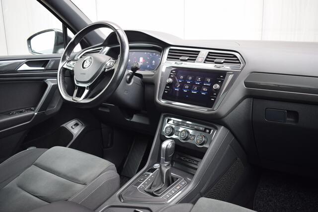 Volkswagen TIGUAN Allspace 1.5 TSi Automaat Highline R-Line LED | Panoramadak | Carplay | Camera | Trekhaak | Virtual | 19 Inch LMV
