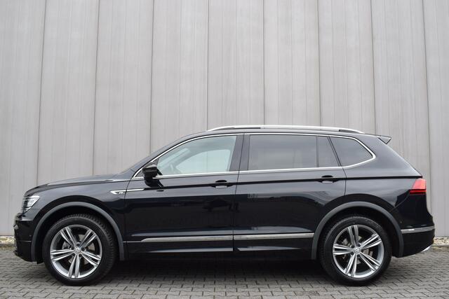 Volkswagen TIGUAN Allspace 1.5 TSi Automaat Highline R-Line LED | Panoramadak | Carplay | Camera | Trekhaak | Virtual | 19 Inch LMV