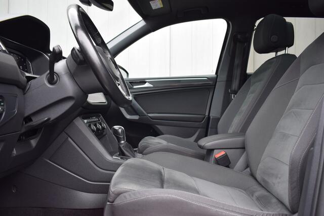 Volkswagen TIGUAN Allspace 1.5 TSi Automaat Highline R-Line LED | Panoramadak | Carplay | Camera | Trekhaak | Virtual | 19 Inch LMV