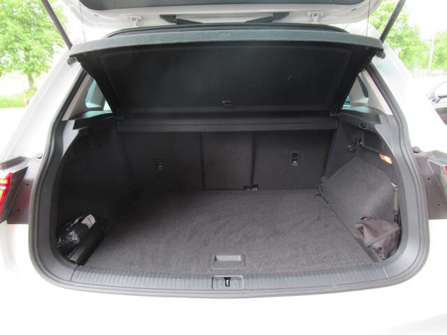 Volkswagen TIGUAN 1.4 TSI Comfortline Business | Clima-Airco | Navigatie | Stoelverwarming | Incl. BOVAG Garantie | Parkeersensoren | Bluetooth |