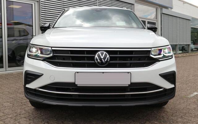 Volkswagen TIGUAN 1.4 TSI eHybrid ACC Trekhaak Matrix LED Head-Up Camera 19 Inch Stoelverwarming