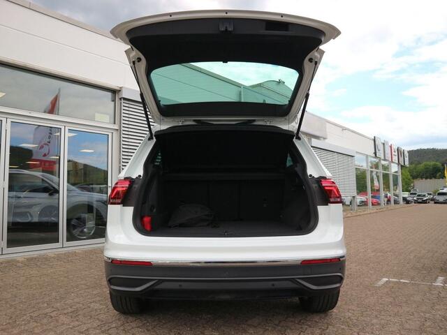 Volkswagen TIGUAN 1.4 TSI eHybrid ACC Trekhaak Matrix LED Head-Up Camera 19 Inch Stoelverwarming