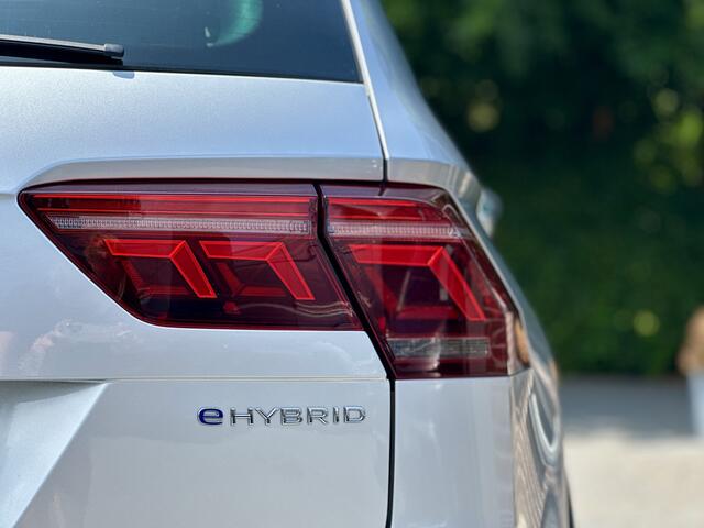 Volkswagen TIGUAN 1.4 TSI eHybrid R-Line | Panoramadak | LED | Trekhaak | Business+ | Camera | Adapt Cruise | Marge auto