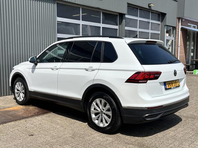 Volkswagen TIGUAN 2.0 TDI 150pk DSG Grijskenteken Euro 6 Airco Cruise controle Telefoon verbinding Navigatiesysteem Stuurwielbediening Parkeersensoren voor en achter 2-Persoons Bestel
