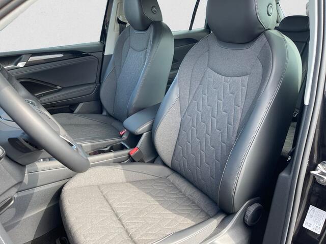 Volkswagen TIGUAN 2.0 TDI 4Motion ACC Navi LED Camera Trekhaak 18 Inch