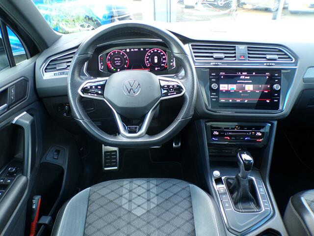 Volkswagen TIGUAN 1.5 TSI R-Line Business+, Automaat / Schuifdak / Carplay + Android Auto / Virtual Cockpit / Camera / 19' Velgen