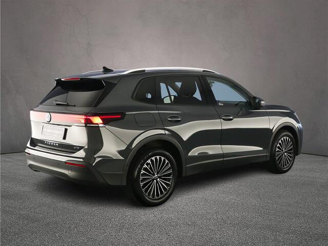 Volkswagen TIGUAN Life Edition 1.5 eTSI 150pk DSG Automaat Trekhaak, 360 camera, Achteruitrijcamera, Navigatie, Elektrische achterklep, Stuurwiel verwarmd, Stoelverwarming