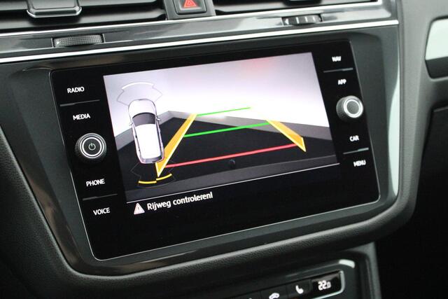 Volkswagen TIGUAN Allspace 1.5 TSI 150pk DSG R-Line Highline Trekhaak Camera Keyless Virtual Cockpit Navigatie