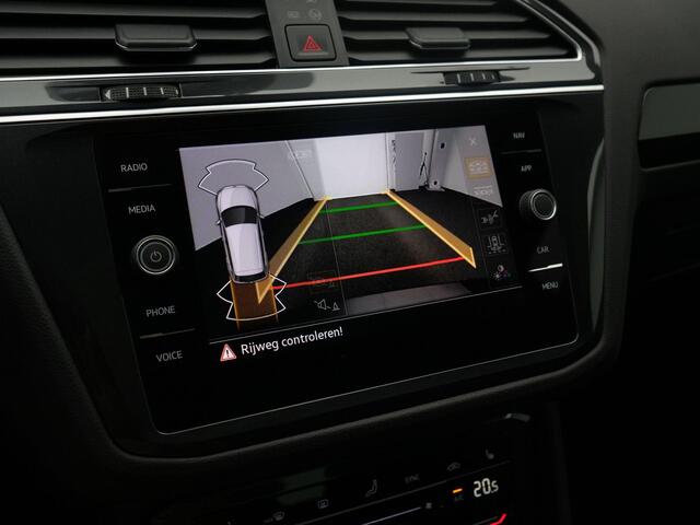 Volkswagen TIGUAN 1.5 TSI 150 pk DSG Elegance | Panoramadak | IQ Light | Stuur-/stoelverwarming | Achteruitrijcamera