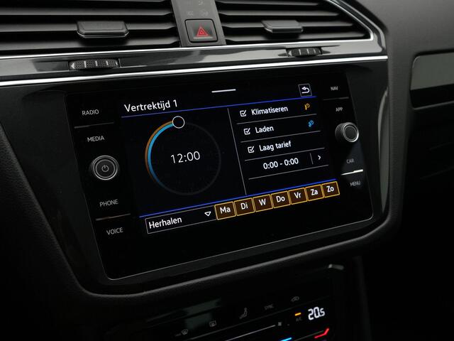 Volkswagen TIGUAN 1.4 TSI 245 pk DSG eHybrid Elegance | Panoramadak | Achteruitrijcamera | Navigatie | Alcantara | Keyless Entry