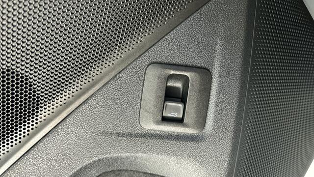 Volkswagen TIGUAN 1.5 eTSI 150PK ELEGANCE DSG7 | Navi | 360 camera | Massage