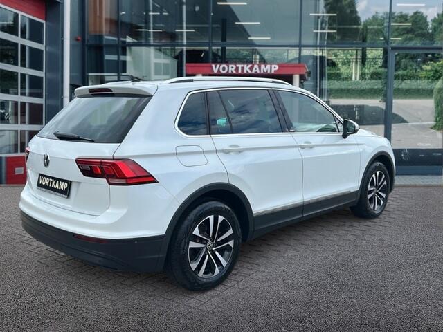 Volkswagen TIGUAN 1.5 TSI DSG COMFORTLINE PANO-DAK/TREKHAAK/NAVI/CARPLAY/HUD/ACC